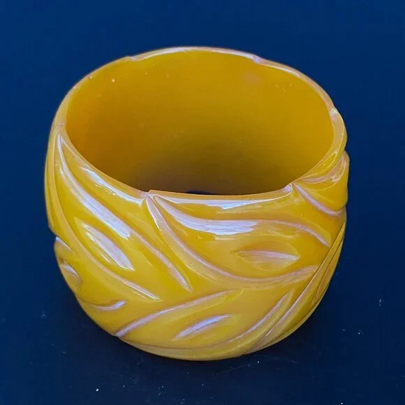 Marion Godart Paris Tangerine Wide Floral Carved Acrylic Bangle Bracelet - Picture 3 of 11